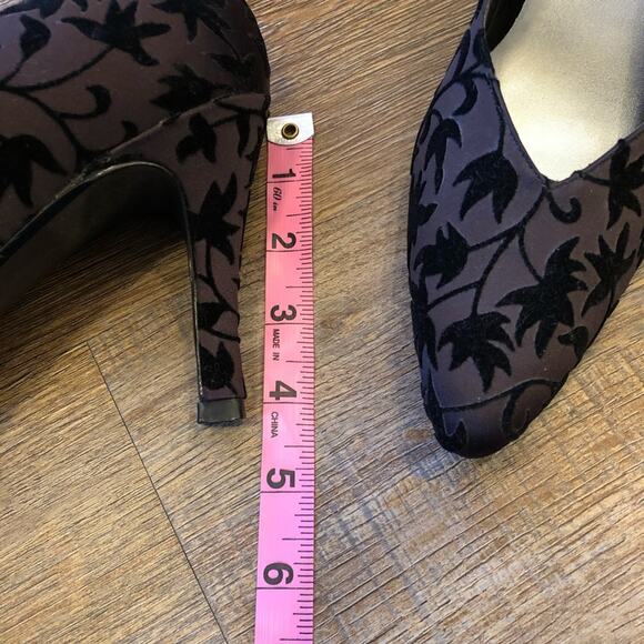 Vintage Night Life black patterned heels size 8.5 - Picture 4 of 6